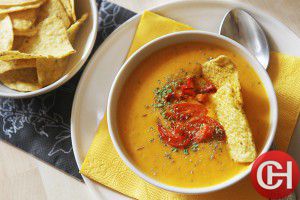 Мексиканский кукурузный суп с начос